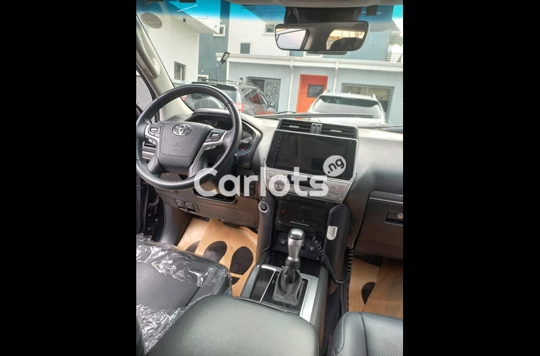 3MONTHS USED 2020 TOYOTA LANDCRUISER PRADO - 2/7