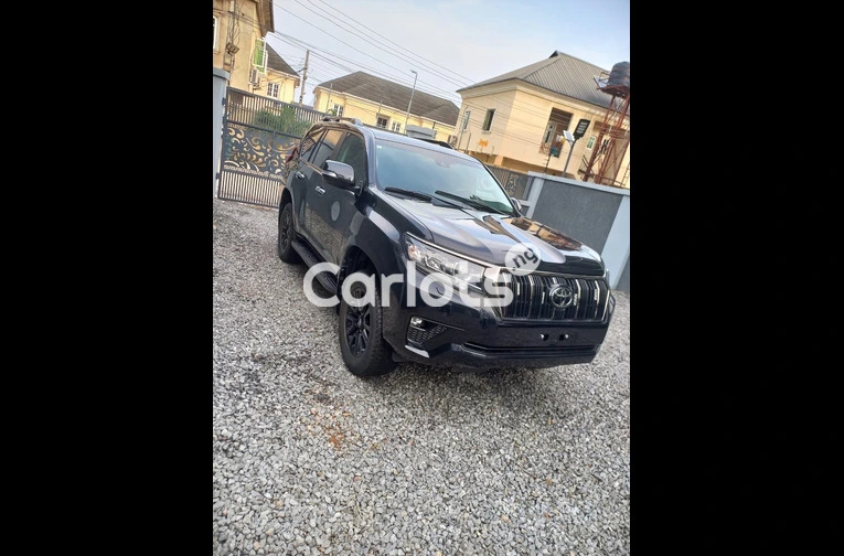 3MONTHS USED 2020 TOYOTA LANDCRUISER PRADO for sale in Lagos - photo 6 of 7
