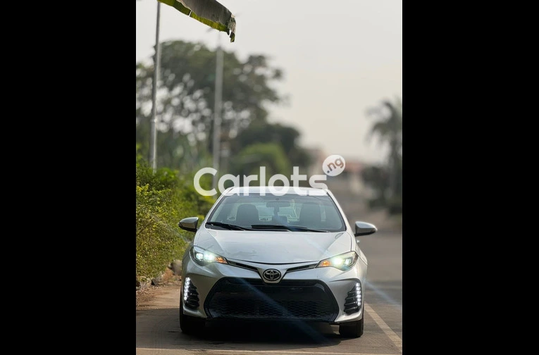 2015 TOYOTA COROLLA - 1/7