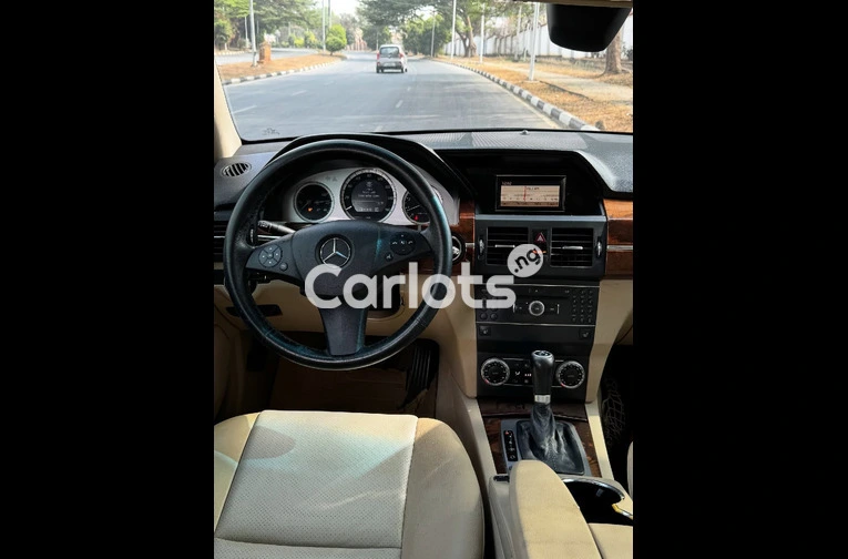 Foreign Used Mercedes Benz GLK 350 for sale in Asokoro, FCT - thumbnail 3