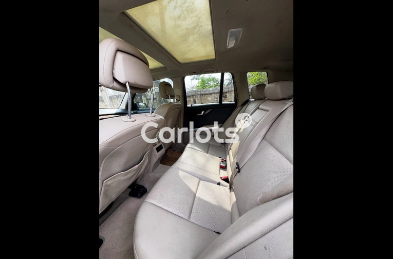 Foreign Used Mercedes Benz GLK 350 for sale in Asokoro, FCT - photo 4 of 7