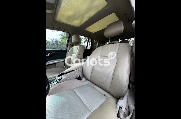 Foreign Used Mercedes Benz GLK 350 for sale in Asokoro, FCT - thumbnail 5