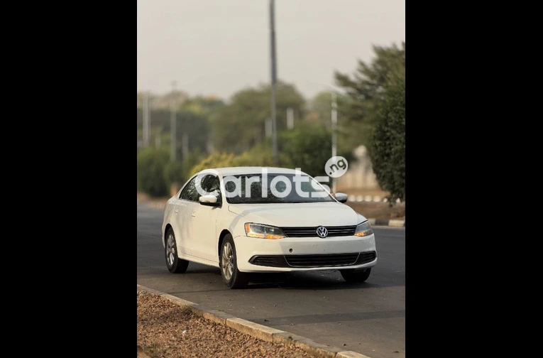 Foreign Used Volkswagen Jetta SE for sale in Asokoro, FCT - photo 2 of 7