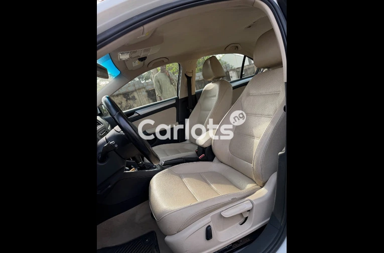 Foreign Used Volkswagen Jetta SE for sale in Asokoro, FCT - thumbnail 5