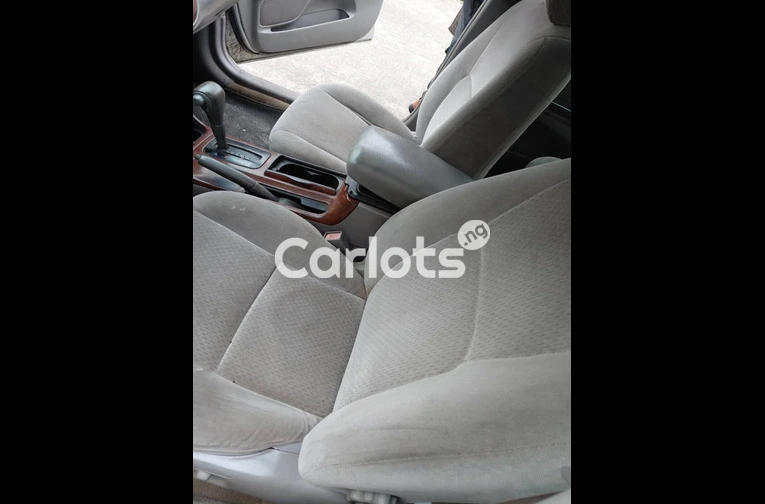 Used Toyota Camry 2004 for sale in Lekki