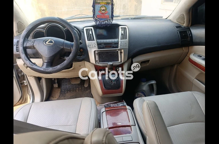 2006 LEXUS RX330 - 3/6