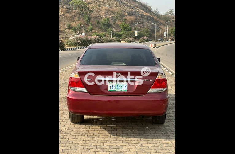 Toyota Camry 2013 Model - 4/5