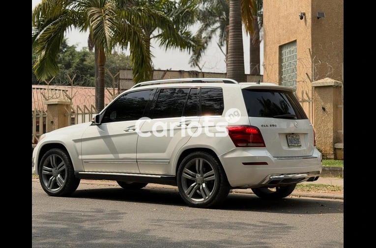 NIGERIAN USED MERCEDES BENZ GLK 2013 MODEL for sale in Abuja