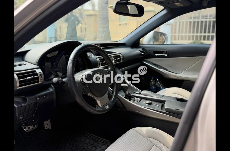 FOREIGN USED LEXUS IS250 F SPORT 2015 MODEL for sale in Abuja, FCT - thumbnail 5