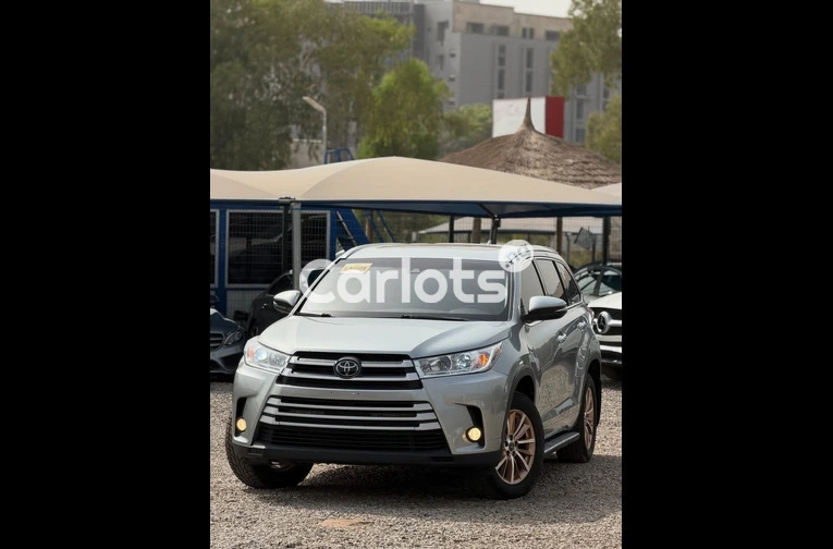 2018 TOYOTA HIGHLANDER XLE