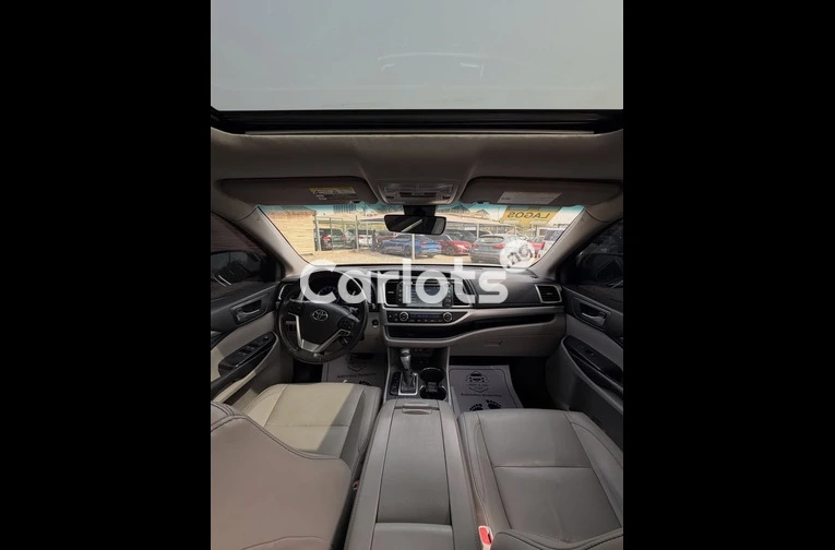 Foreign Used 2018 TOYOTA HIGHLANDER XLE for sale in Garki, FCT - thumbnail 2