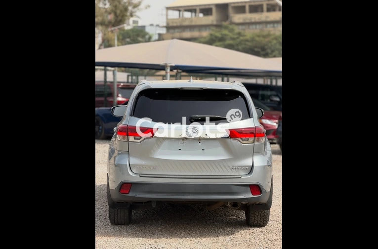 Foreign Used 2018 TOYOTA HIGHLANDER XLE for sale in Garki, FCT - photo 7 of 7