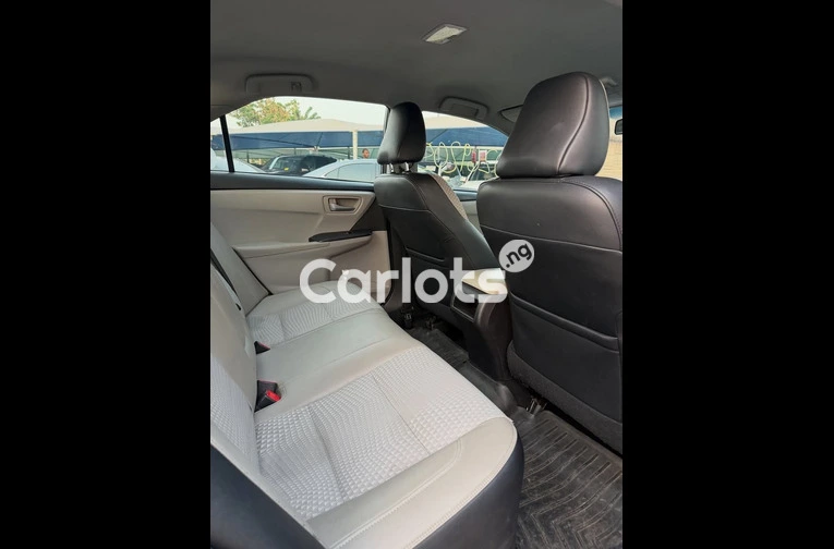 Foreign used 2016 Toyota Camry SE for sale in Garki, FCT - photo 3 of 5