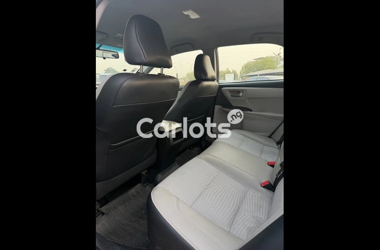 Foreign used 2016 Toyota Camry SE for sale in Garki, FCT - thumbnail 4