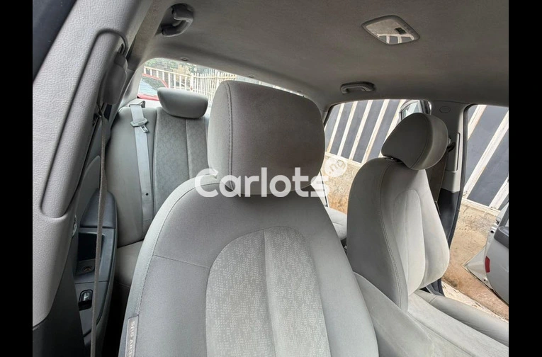Nigerian Used TOKS STANDARD 2009 HYUNDAI ELANTRA for sale in Ipaja, Lagos - photo 3 of 7