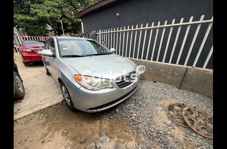 Nigerian Used TOKS STANDARD 2009 HYUNDAI ELANTRA for sale in Ipaja, Lagos - photo 6 of 7