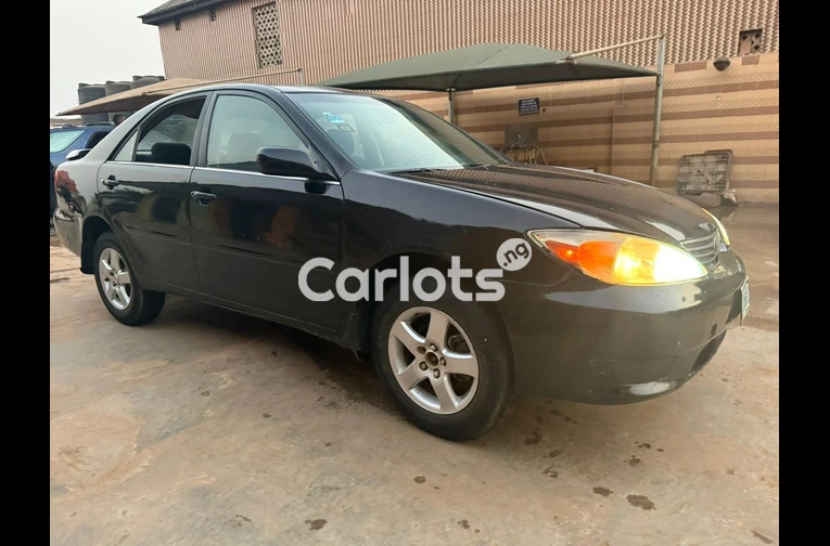 Cheap Toyota Camry 2004 Neatly Painted for sale in Sangote, Ogun - thumbnail 3