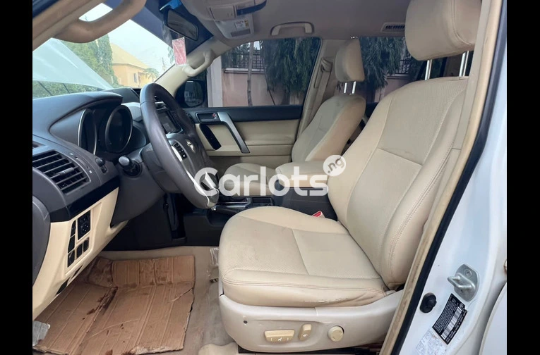 FIRST BODY 2017 TOYOTA PRADO TX.L - 2