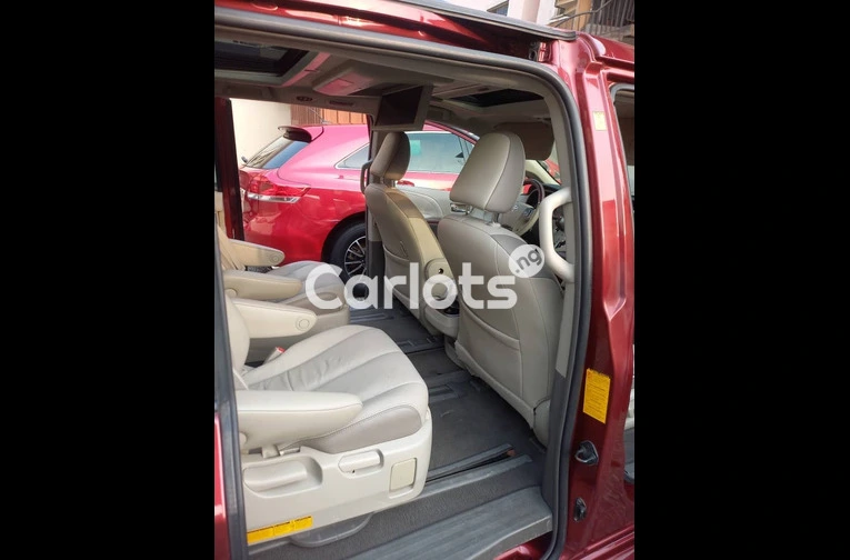 FOREIGN USED 2011 TOYOTA SIENNA LIMITED FULLEST OPTION - 5/7