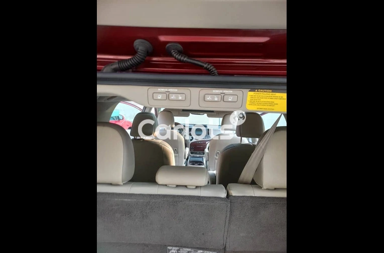 FOREIGN USED 2011 TOYOTA SIENNA LIMITED FULLEST OPTION for sale in Lagos - thumbnail 6