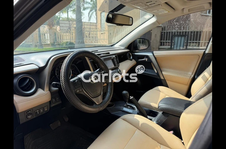 NIGERIAN USED TOYOTA RAV4 2015 MODEL WITH CUSTOM DUTY for sale in Abuja, FCT - thumbnail 3