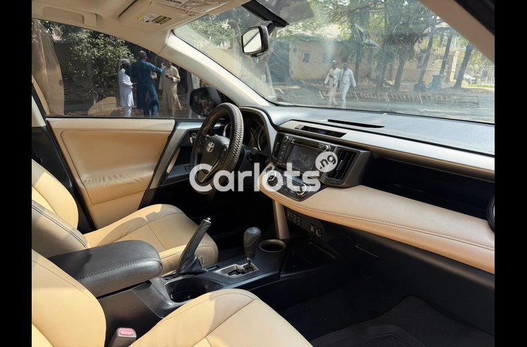 NIGERIAN USED TOYOTA RAV4 2015 MODEL WITH CUSTOM DUTY for sale in Abuja, FCT - thumbnail 5