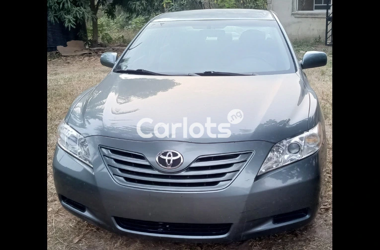 2007 Toyota Camry Model - 2/7