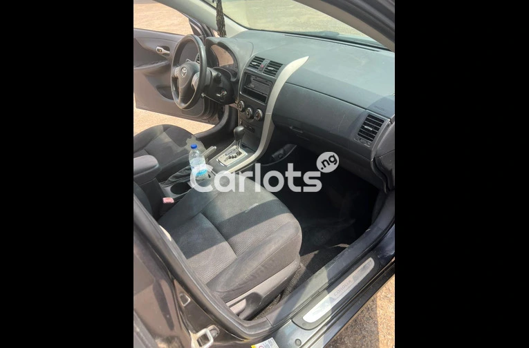 Nigerian Used Cheap Toyota Corolla 2009 for sale in Iyana Ipaja, Lagos - thumbnail 4