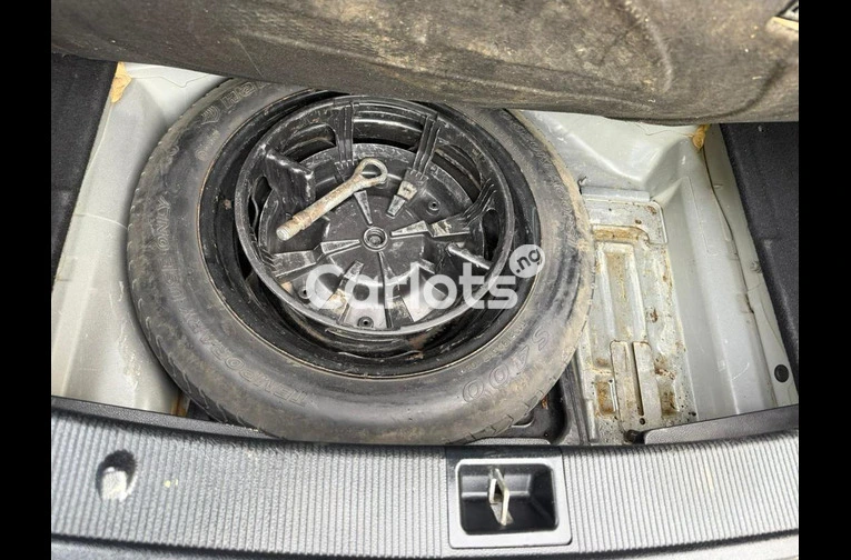 Nigerian Used 2008 MERCEDES BENZ C300 for sale in Kano - thumbnail 3