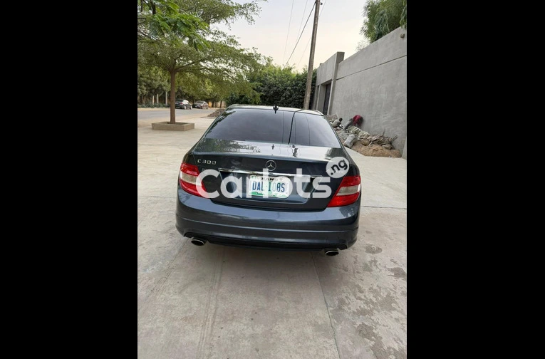 Nigerian Used 2008 MERCEDES BENZ C300 for sale in Kano - thumbnail 7