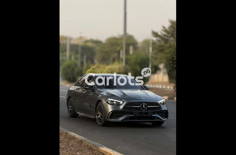 2023 Mercedes Benz C300 – Well Maintained - 2/7