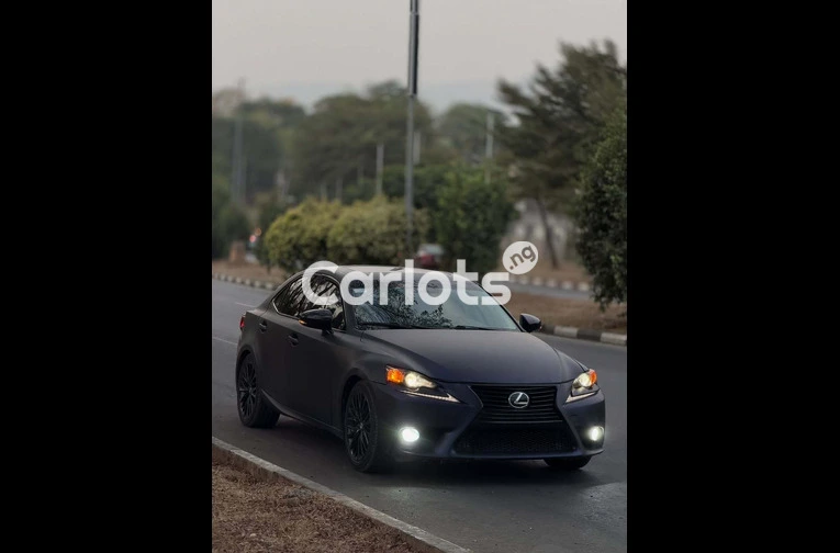 Extremely Super Clean Lexus is250 2014 - 4/7