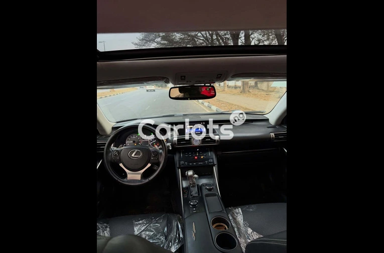 Extremely Super Clean Lexus is250 2014 for sale in Asokoro, FCT - thumbnail 6