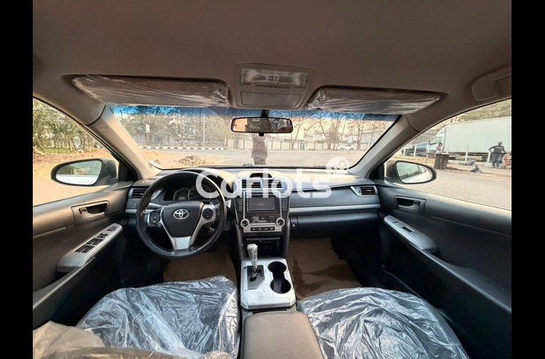 2013 TOYOTA CAMRY SE - 2/7