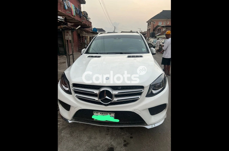 BRIEFLY USED 2016 MERCEDES BENZ GLE350 FULL OPTION