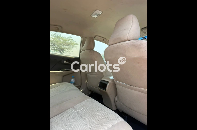 2013 TOYOTA CAMRY WITH A CLEAR DUTY - 3/7