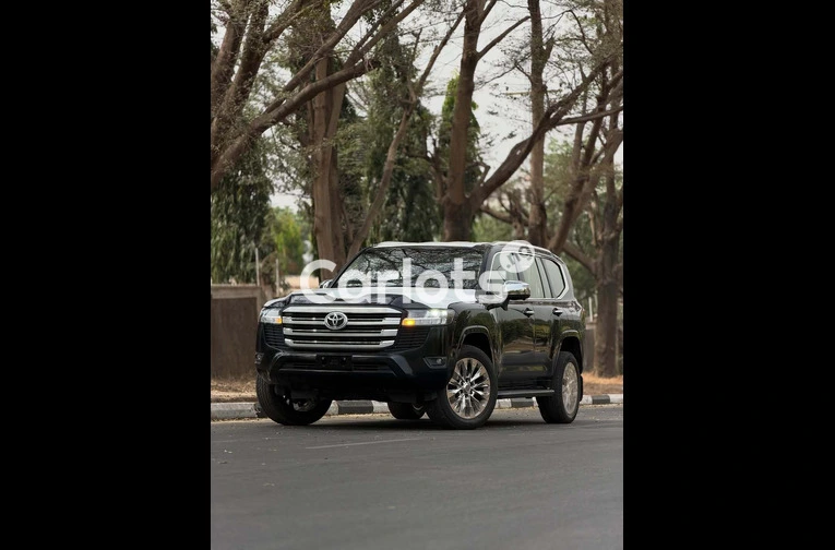 2025 TOYOTA LAND CRUISER GXR | BRAND NEW - 1/7