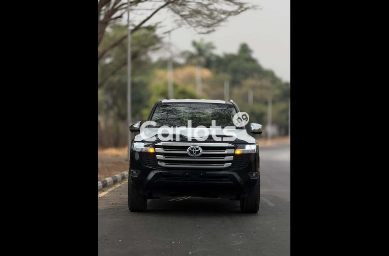 2025 TOYOTA LAND CRUISER GXR | BRAND NEW - 2/7