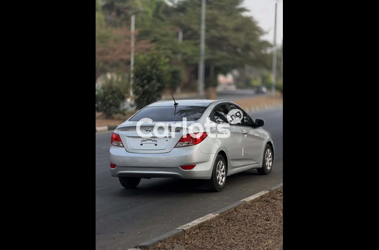Foreign Used Budget-Friendly 2014 Hyundai Accent for sale in Asokoro, FCT - photo 7 of 7