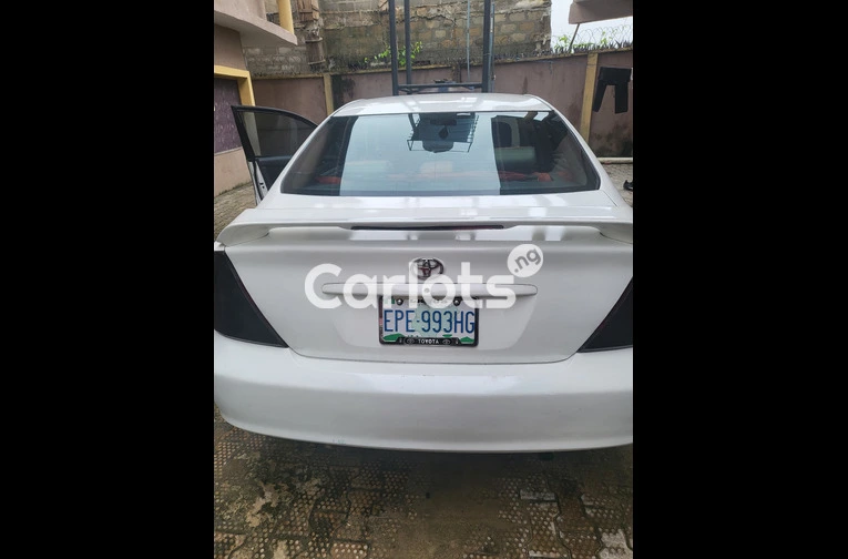 2006 Toyota Camry SE  ( Nigerian used)