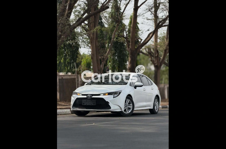 2021 Toyota Corolla LE - 1/7