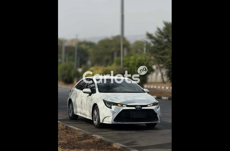 Foreign Used 2021 Toyota Corolla LE for sale in Asokoro, FCT - thumbnail 2
