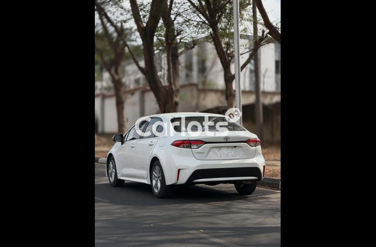 Foreign Used 2021 Toyota Corolla LE for sale in Asokoro, FCT - thumbnail 6