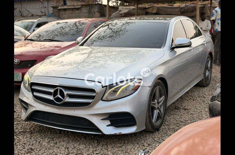 NEATLY USED 2017 MERCEDES BENZ E300