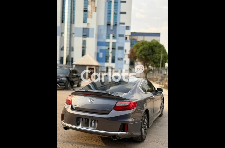 2015 Honda Accord Coupe model V6 with Duty for sale in Abuja, FCT - photo 5 of 7