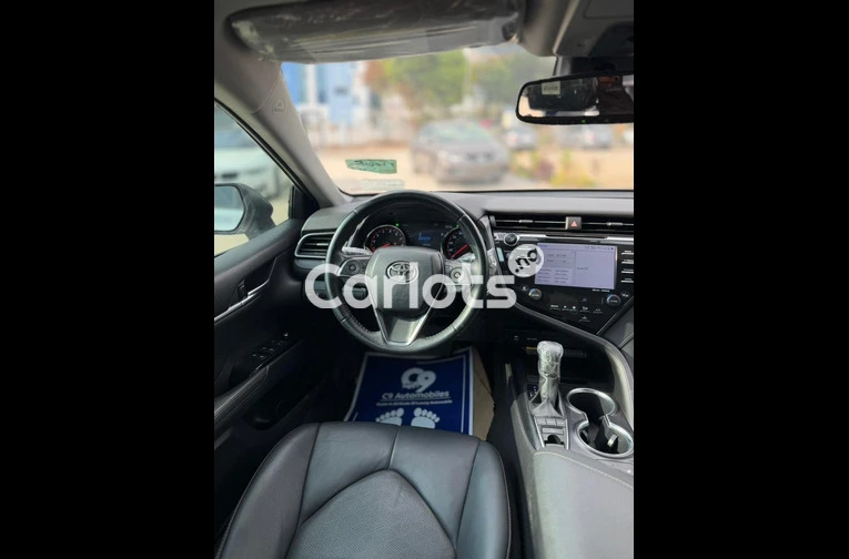 Foreign used Toyota Camry XSE 2019 model (wireless charger) for sale in Abuja, FCT - thumbnail 2