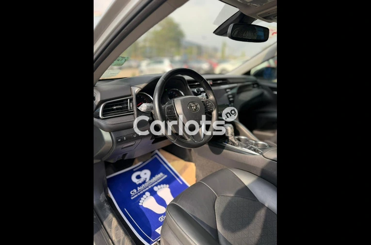 Foreign used Toyota Camry XSE 2019 model (wireless charger) - 5/6
