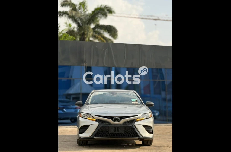 Foreign used Toyota Camry XSE 2019 model (wireless charger) - 6/6