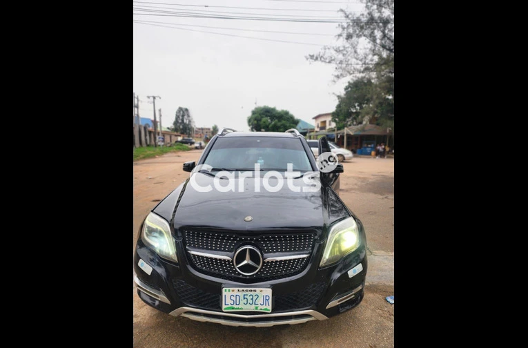 CLEAN REGISTERED 2011 MERCEDES BENZ GLK350 4MATIC - 1/7