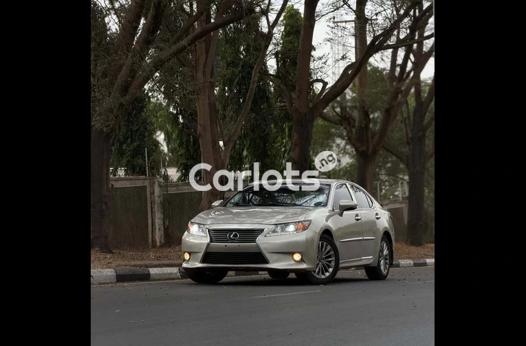 Foreign Used 2013 Lexus ES 350 for sale in Asokoro